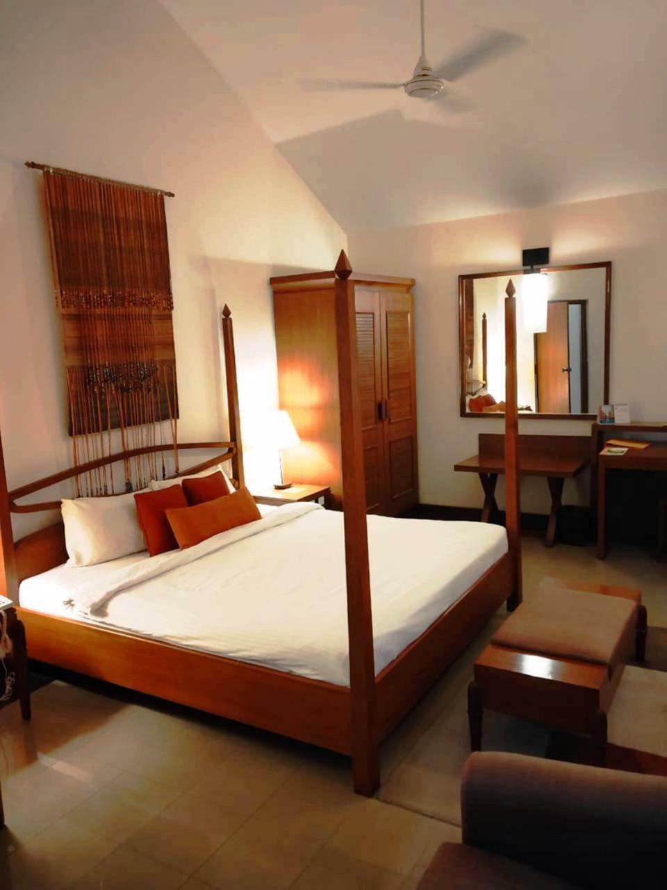 Angsana Oasis Spa & Resort Yelahanka Exterior photo