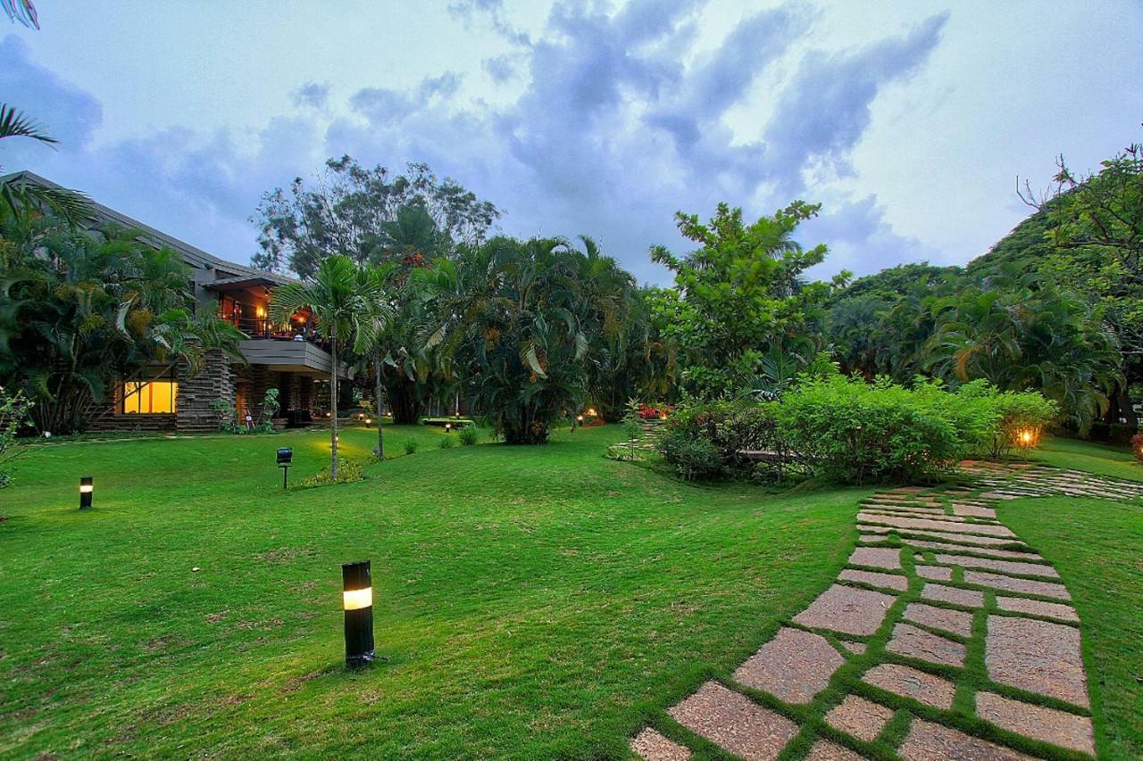 Angsana Oasis Spa & Resort Yelahanka Exterior photo